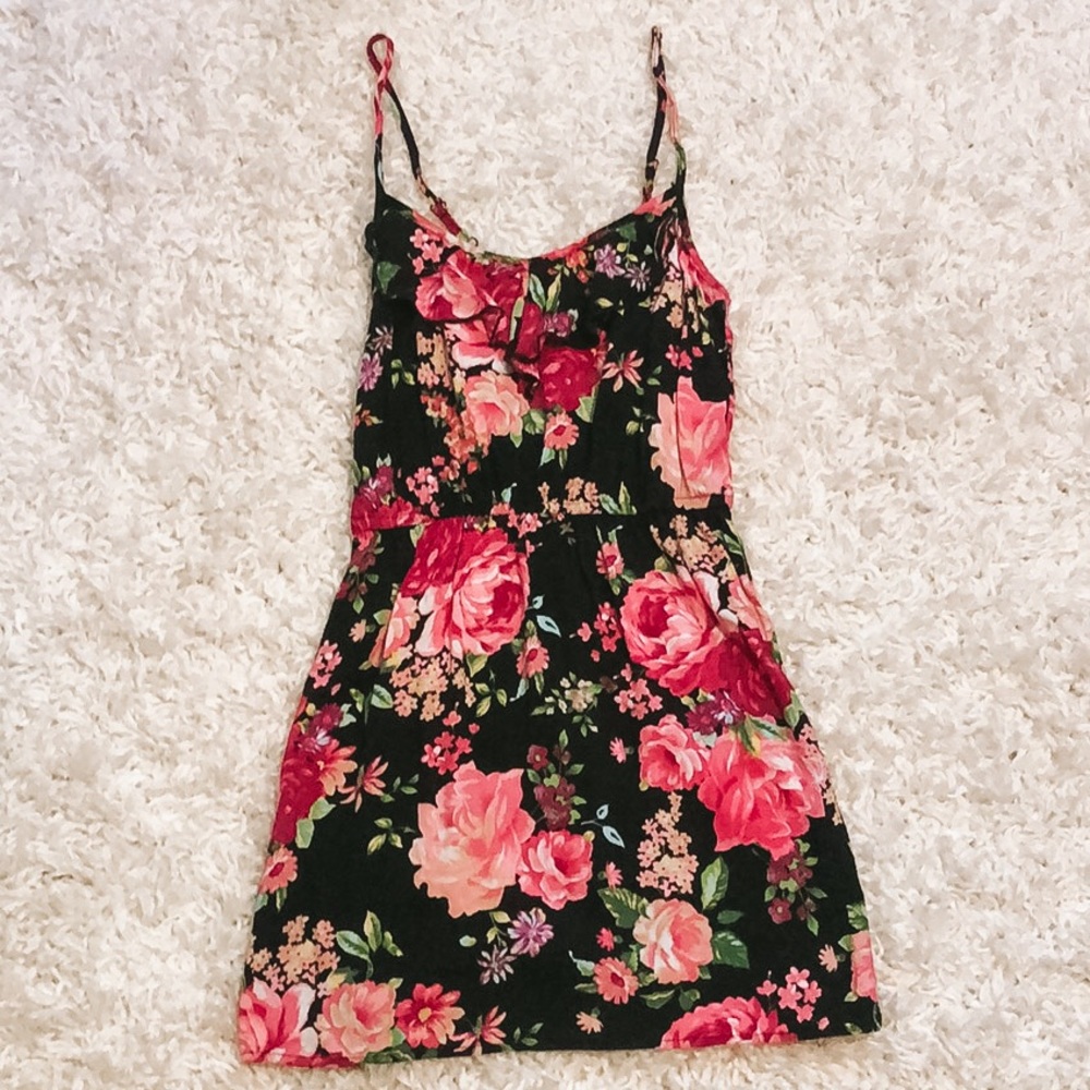 🌟Pink and Black Floral Dress